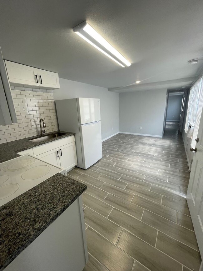 Photo - Fully Renovated 2Bed/1Bath Mobile Home for Rent! Bradenton, FL