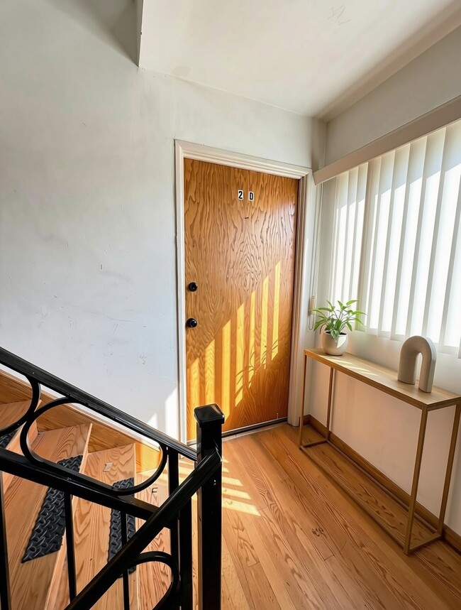 Building Photo - 3158 W 93rd St Unit 2D
