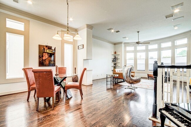 Photo - Stunning 3 Bed / 3.5 Bathroom in Heart of Hyde Park/Montrose!