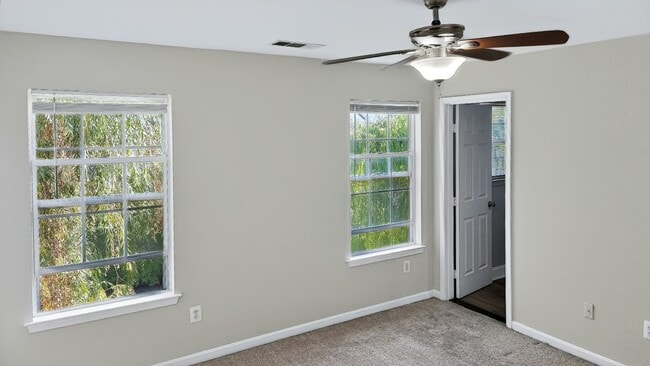 45504 Lakemont Square