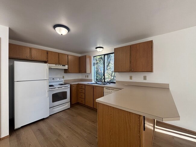 Photo - 2638 Cascade Trail