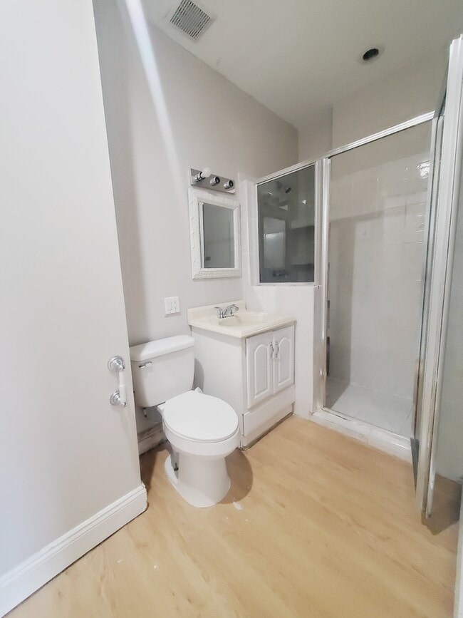 Photo - 79 E 25th St Unidad 1L