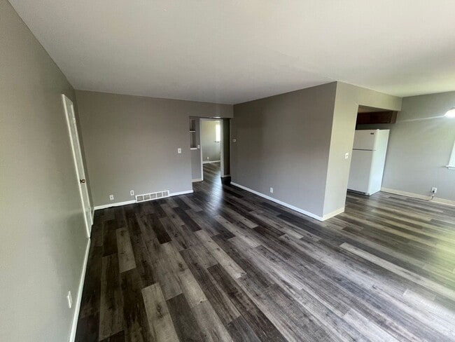 Building Photo - 4651 N 36th St. (12 unit)(ACE PROPERTY)
