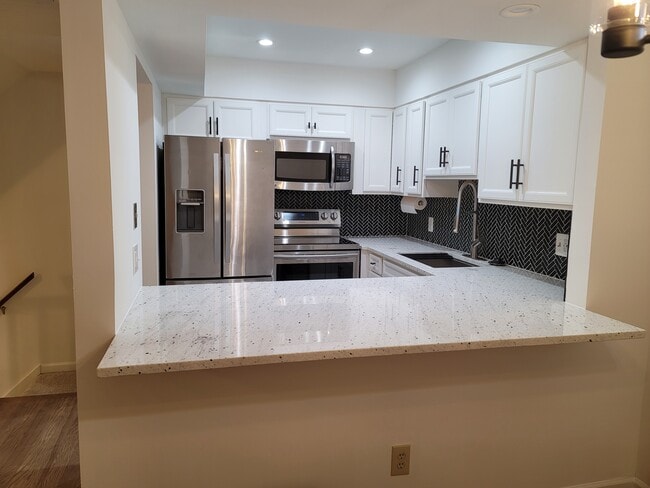 5712 Chapman Mill Dr Unit 130