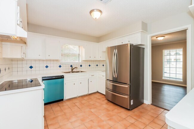 Photo - 3823 Glenheather Dr