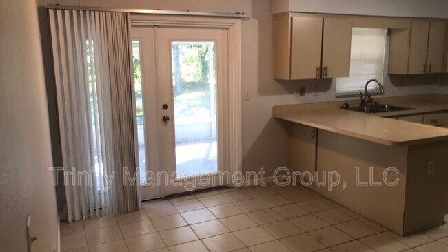 Photo - 2240 NE 39th St