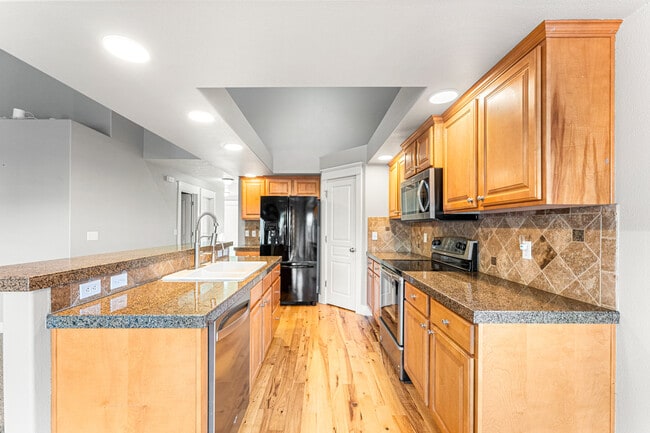 Photo - 987 N Knox Pl