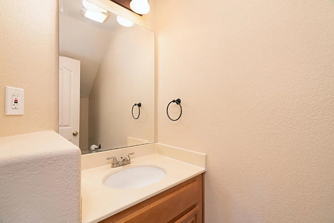 Photo - 302 La Soledad Way