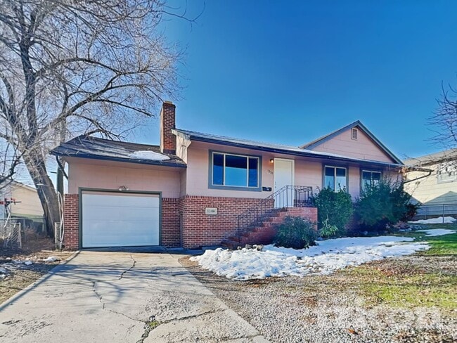 Building Photo - 1370 University Terrace