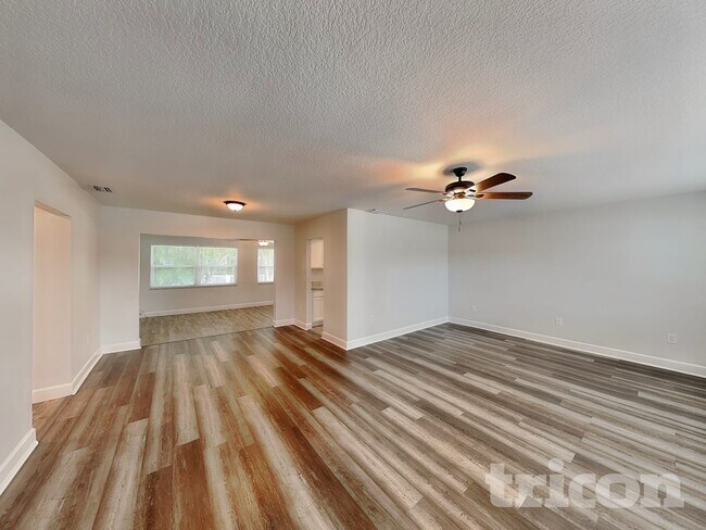 Photo - 6325 Mosby Pl