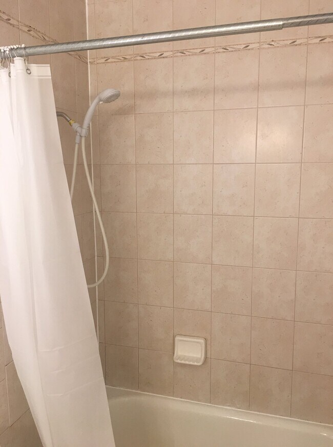 Photo - 2557 Silsby Ave