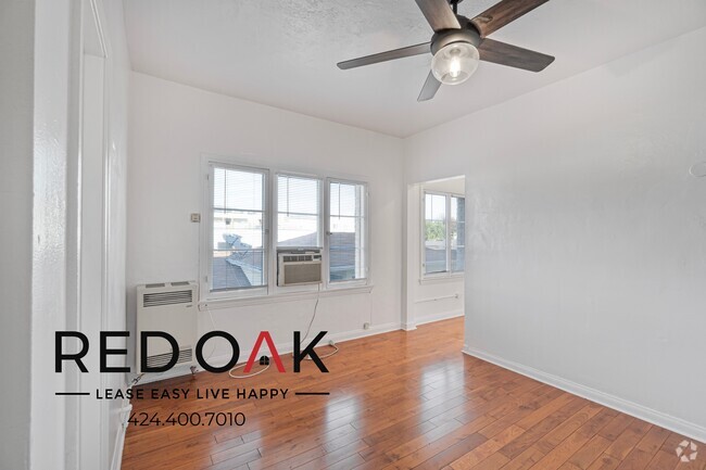 Building Photo - Gorgeous Studio Featuring Loads of Natural... Unit 305 Rental