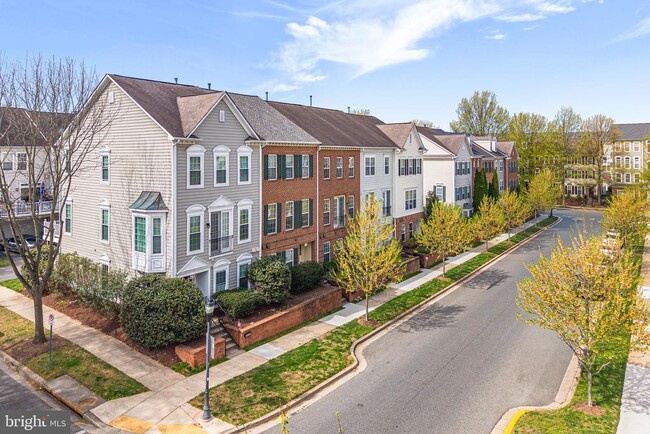 Photo - 631 Gatestone St