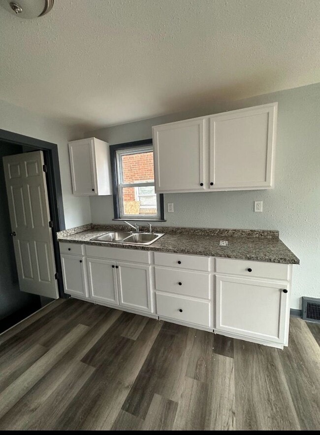 Photo - Cute 2 bedroom located on Detroit's West side.