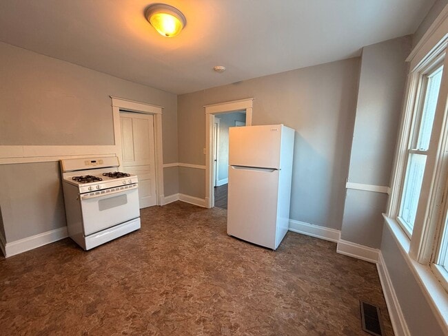 Photo - 2223 53rd St Unit UPPER FRONT