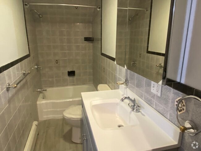 Building Photo - 92 Walnut St Unit 1 RIGT Rental