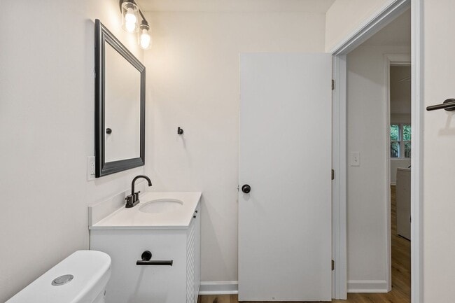 Photo - 1121 W End Blvd