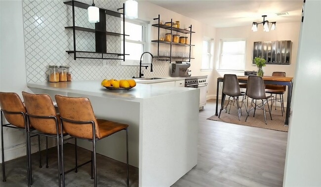 Photo - 403 Vance St