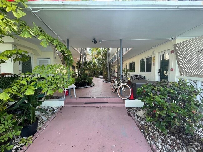 Building Photo - 8040 Tatum Waterway Dr Unit 3 Rental