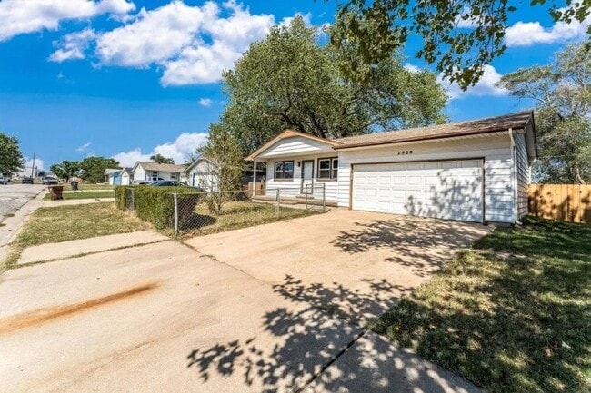 Photo - 2920 W Hadden St