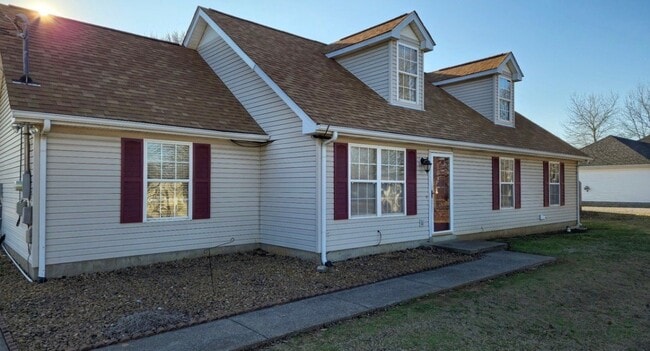 Building Photo - 102 Fresca Ct
