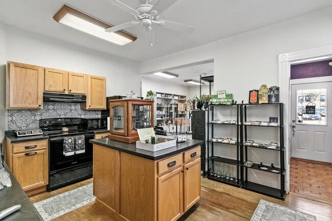 406 Ash St Unit #2