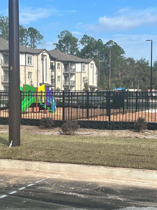 Photo - Arbours at Kingsland