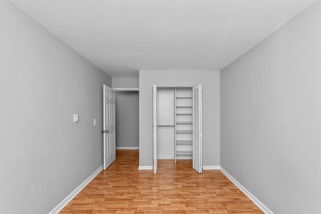 Photo - 3825 N Pine Grove Ave Unit 321
