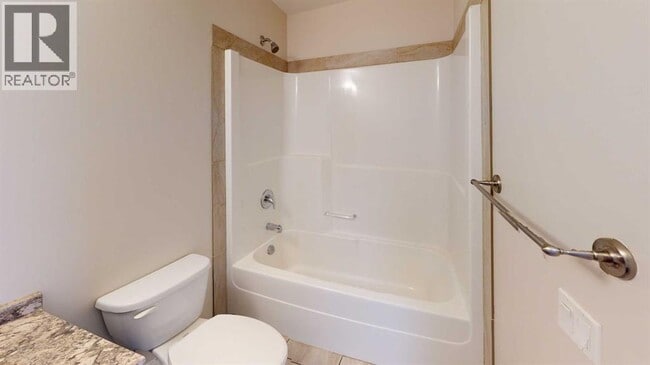 Photo - 10004-1097A 97A St