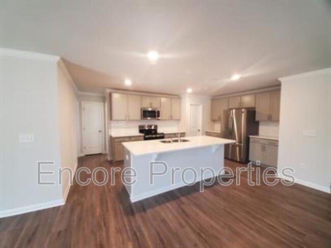 Photo - 208 Abercorn Way