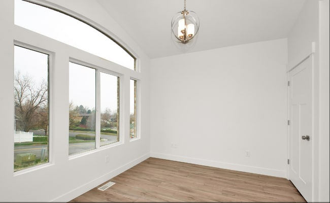 Photo - 1511 Lakeview Dr