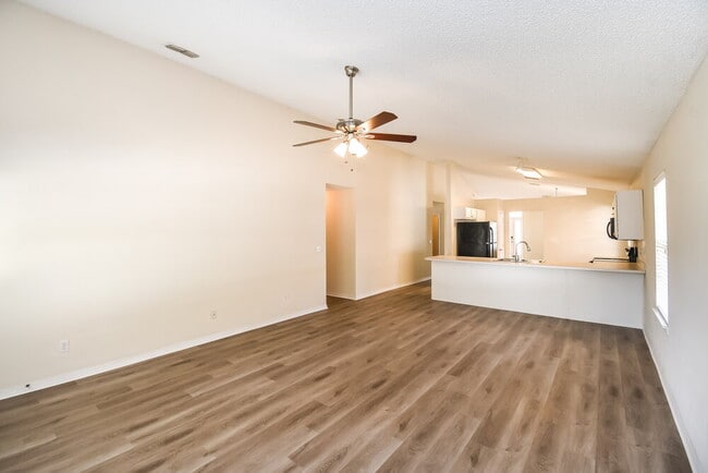 Photo - 7317 Ironside Dr E