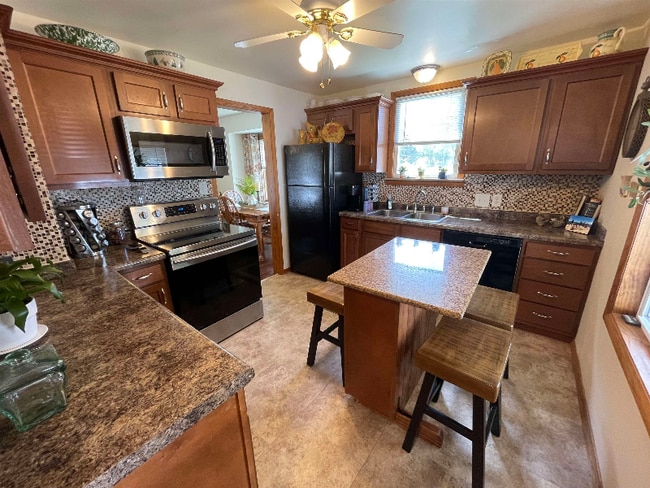 Photo - 703 Ethel Ave