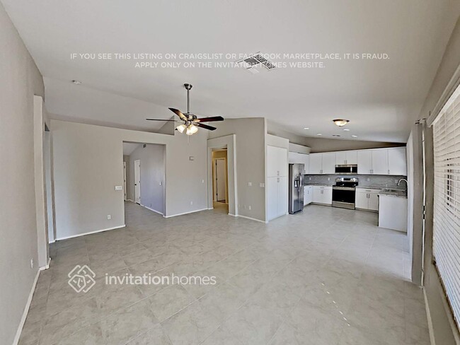 Photo - 1655 E Redfield Rd