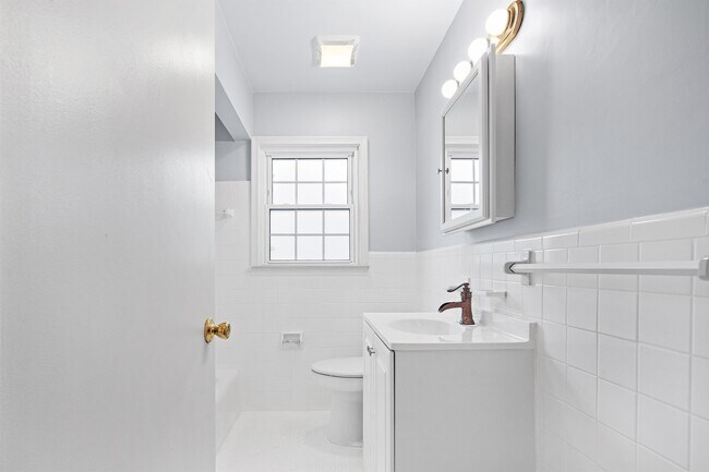 Photo - 1862 Keppen Blvd