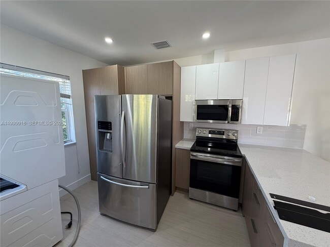 Photo - 1045 SW 8th Ave Unit 1045