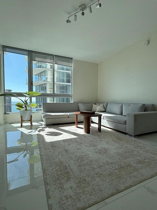 Photo - 300 S Biscayne Blvd