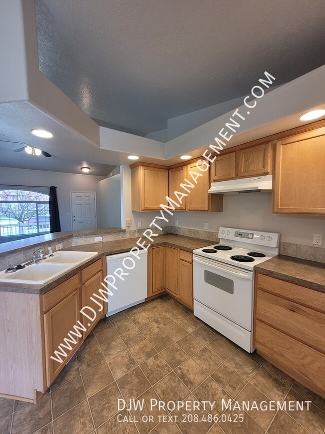 Photo - 165 Eaton Rd