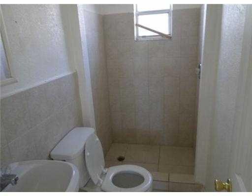 Photo - 724 Truman St