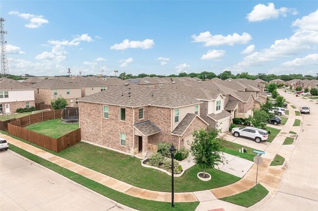 Photo - 412 Glenwick Ln