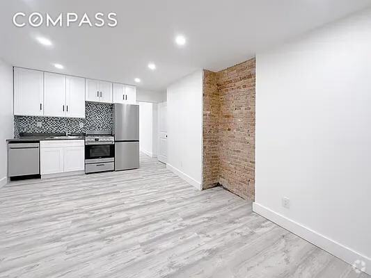 Building Photo - 55 Spring St Rental