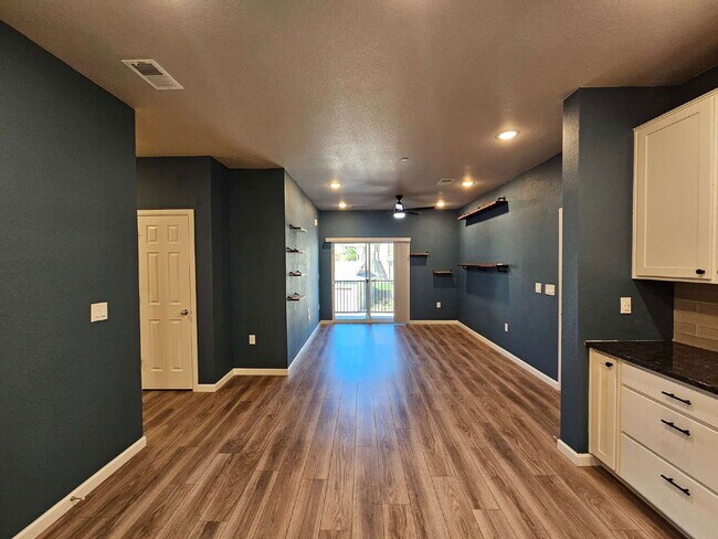 Photo - 9992 W Victoria Pl Unit 203