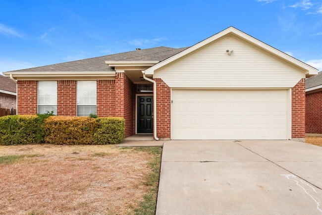 Building Photo - 7213 Park Creek Cir W