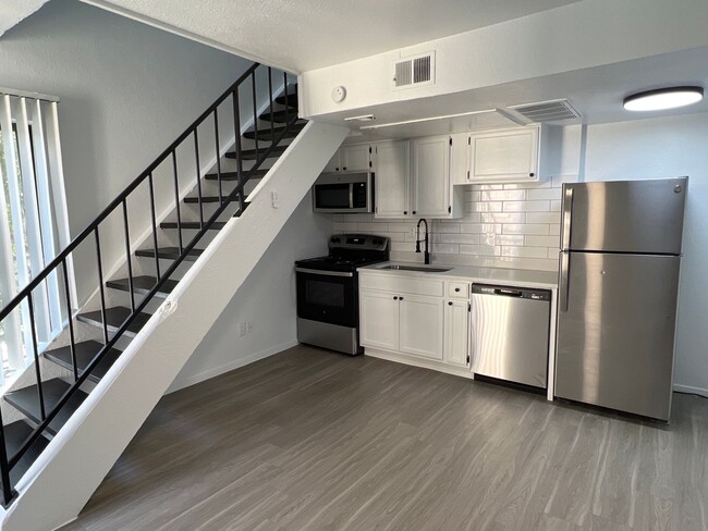 Photo - Townhollow Apartments