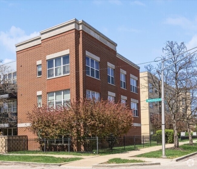 Building Photo - 2238 W Maypole Ave Unit 303 Rental