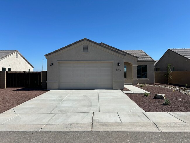 Building Photo - CIELO VERDE/ New Construction!