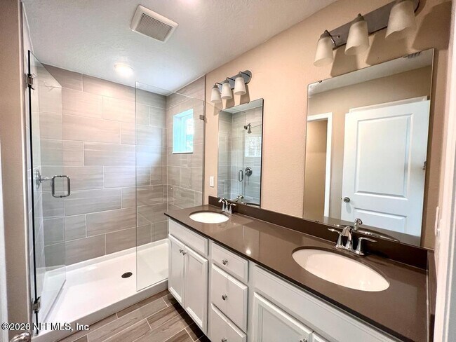 Photo - 410 Boracay Cir