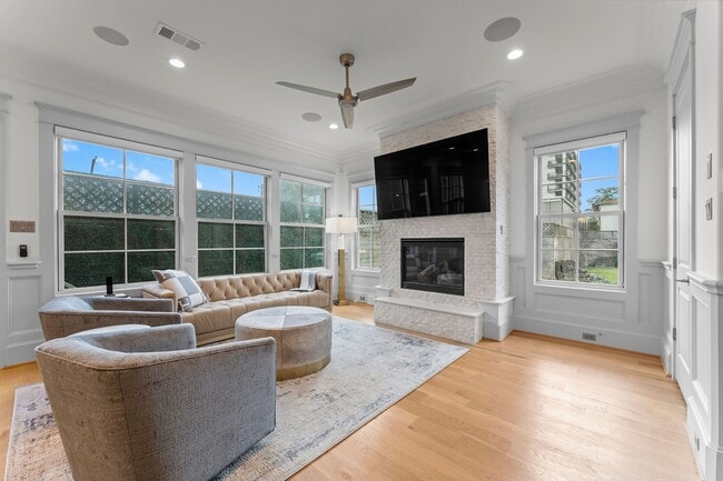 Photo - 426 Marshall St