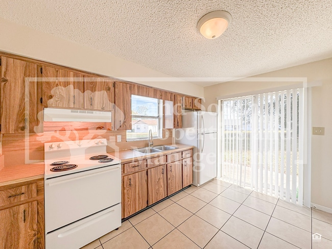 Photo - 5842 Charlton Dr