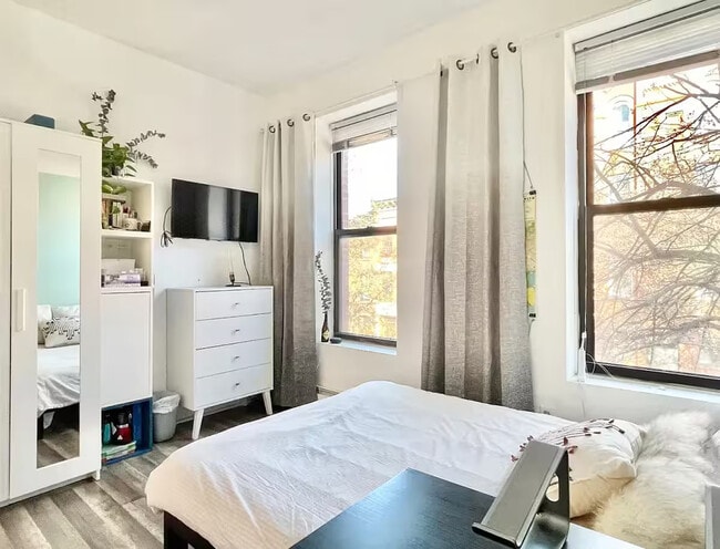 Photo - Furnished room/NOT APARTMENT Unit 2FL